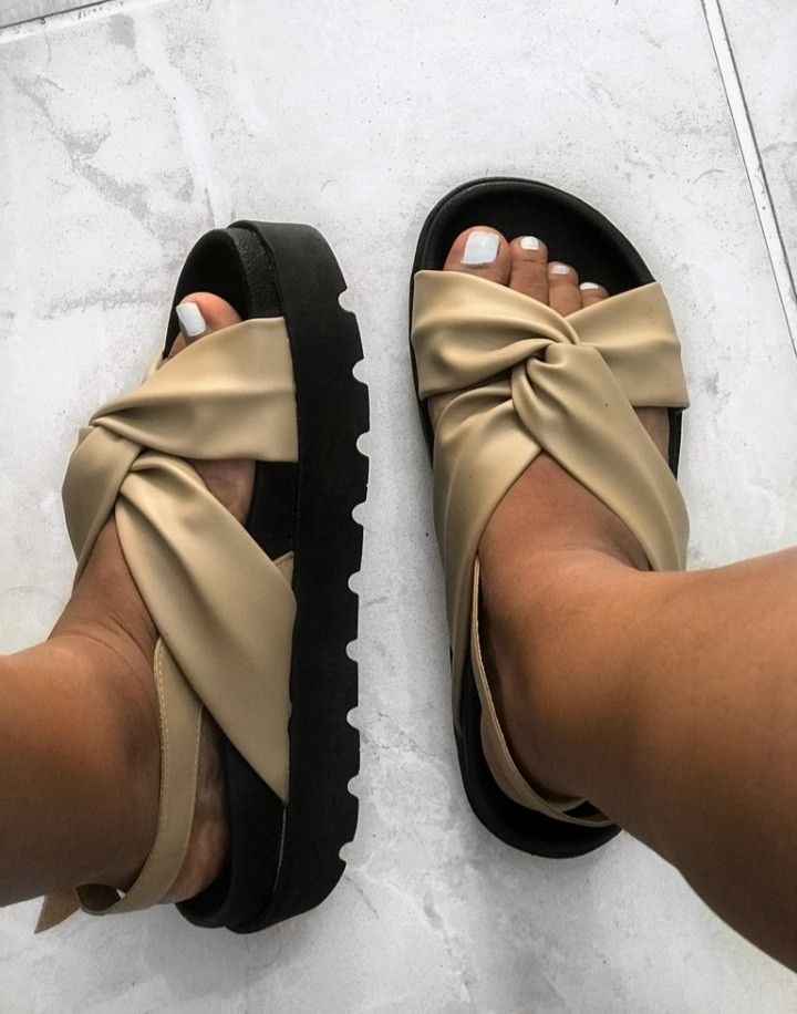 Gbaura Handmade knotted leather upper